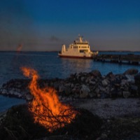 Evening bonfire in Kumlinge, picture: Nico Pynnonen