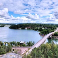 Ni cyklar över Färjsundet, foto: Tea Murtoniemi