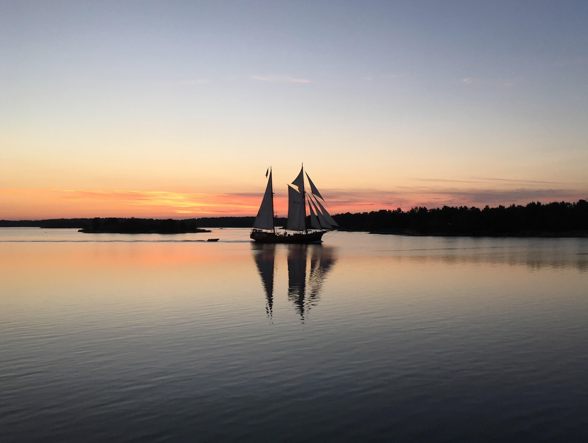 Sailing ship