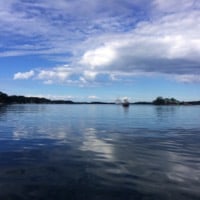 The ferry Skarven arriving on the horizon